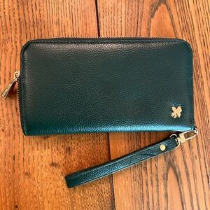 EUC Ora Delphine Hunter Green Leather Wallet/Phone Wristlet